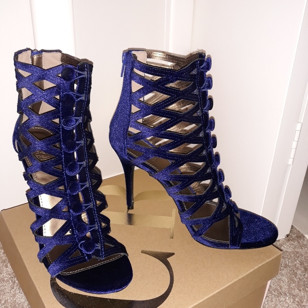 Shoe